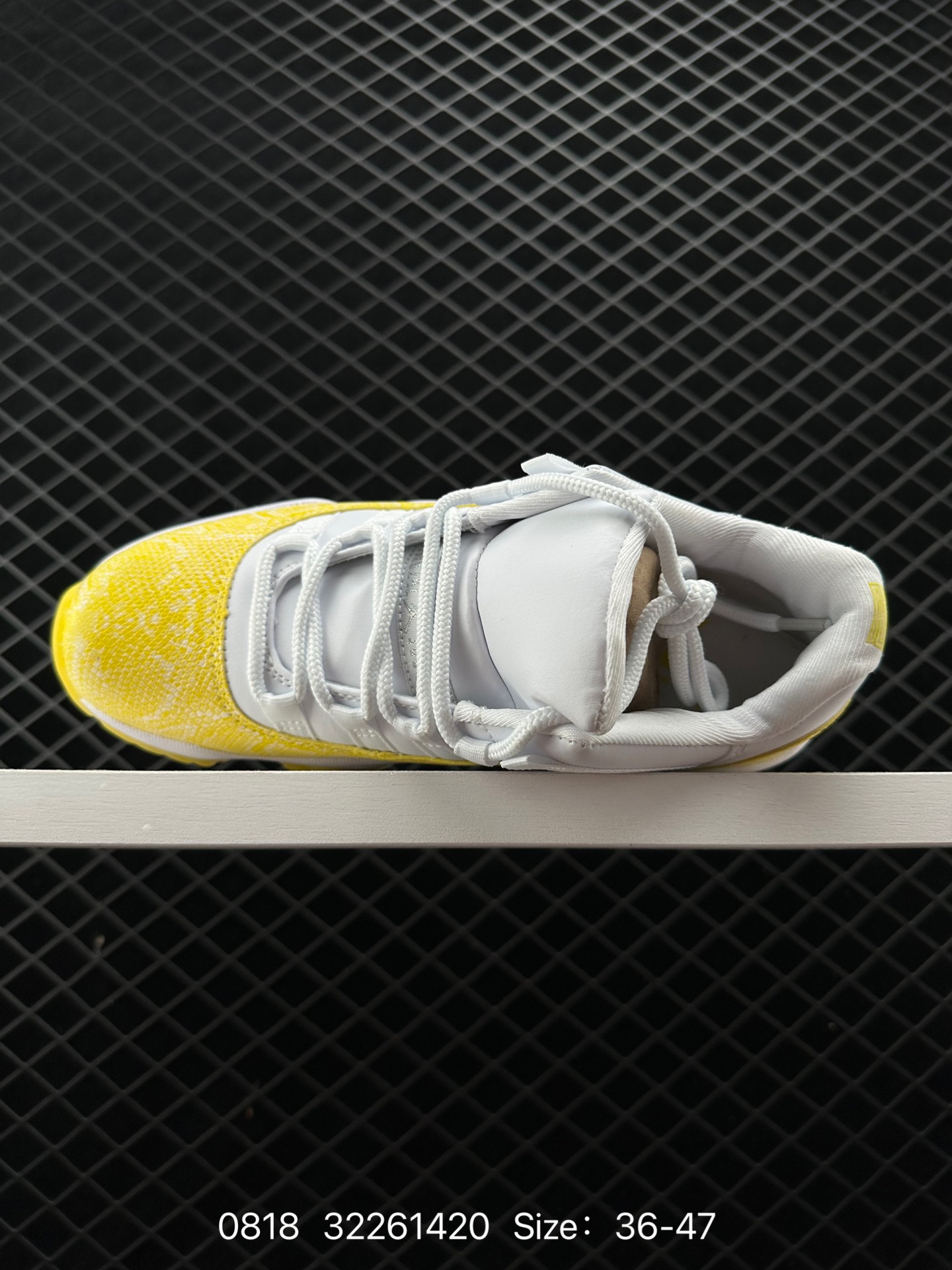 Nike Air Jordan 11 Retro Low LE